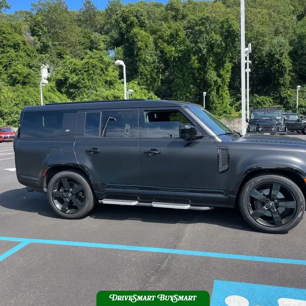 2024 Land Rover Defender 130 X-Dyn SE P400
