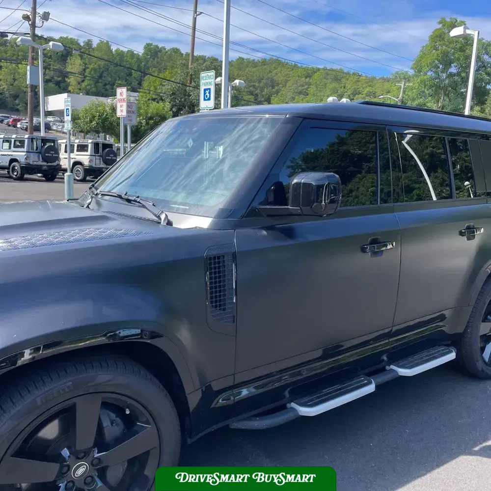2024 Land Rover Defender 130 X-Dyn SE P400