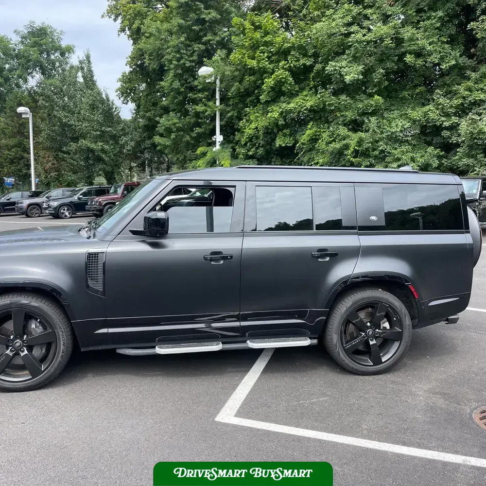2024 Land Rover Defender 130 X-Dyn SE P400