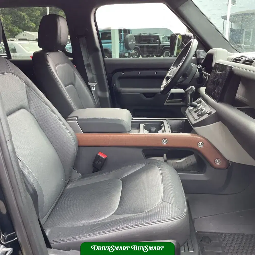 2024 Land Rover Defender 130 X-Dyn SE P400