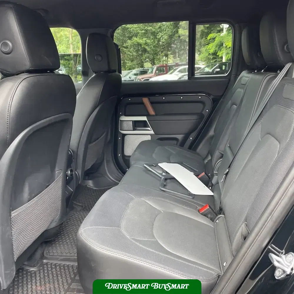 2024 Land Rover Defender 130 X-Dyn SE P400