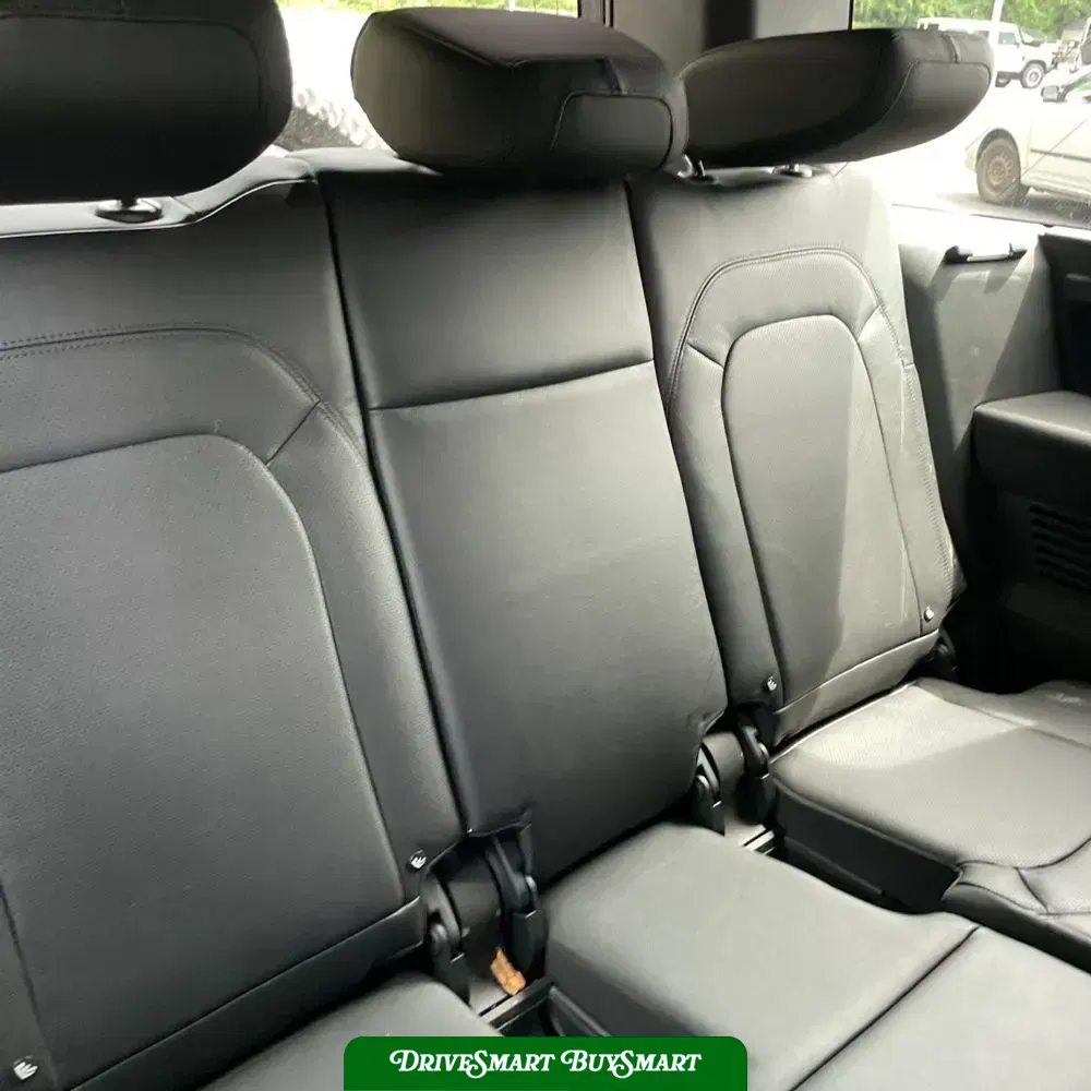 2024 Land Rover Defender 130 X-Dyn SE P400