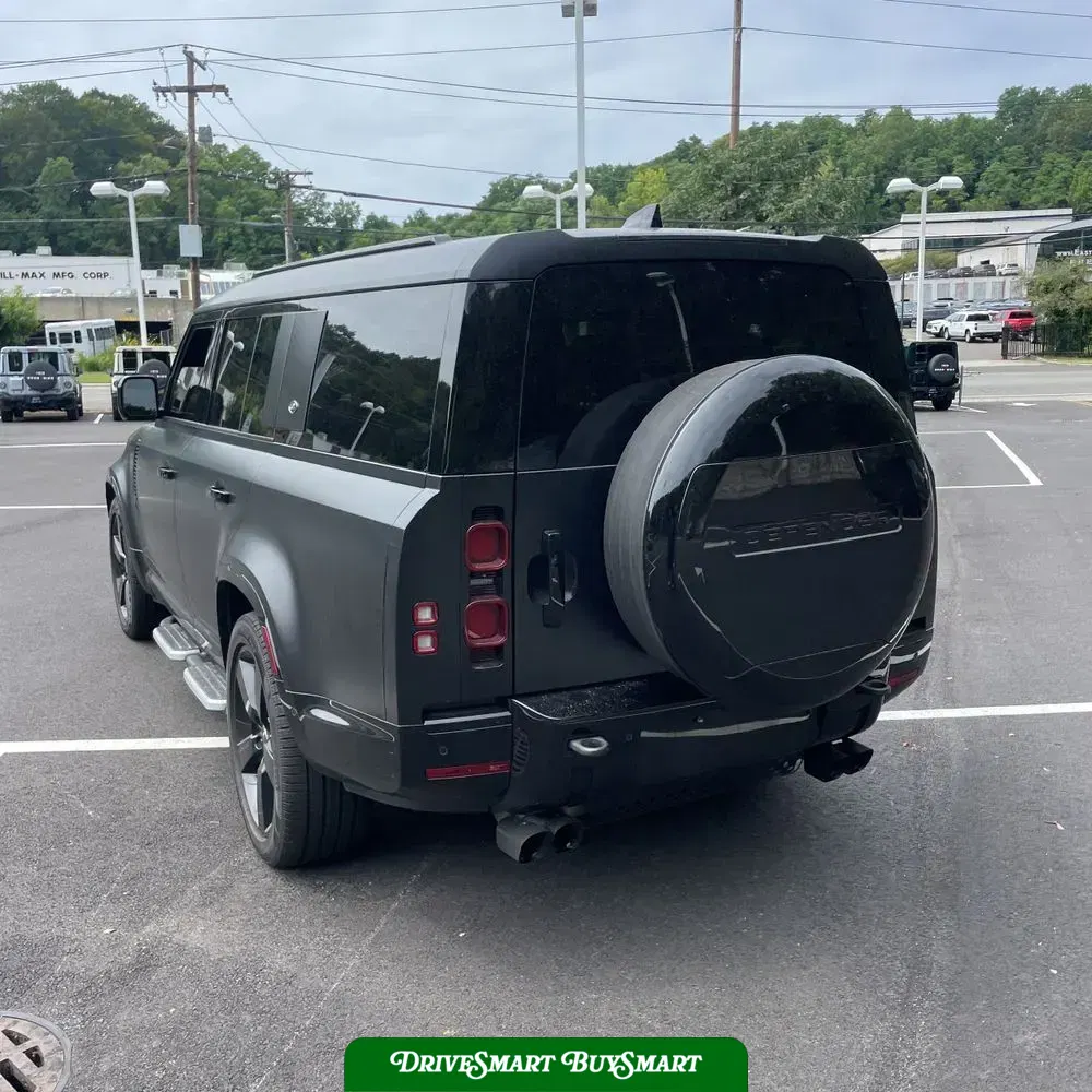 2024 Land Rover Defender 130 X-Dyn SE P400