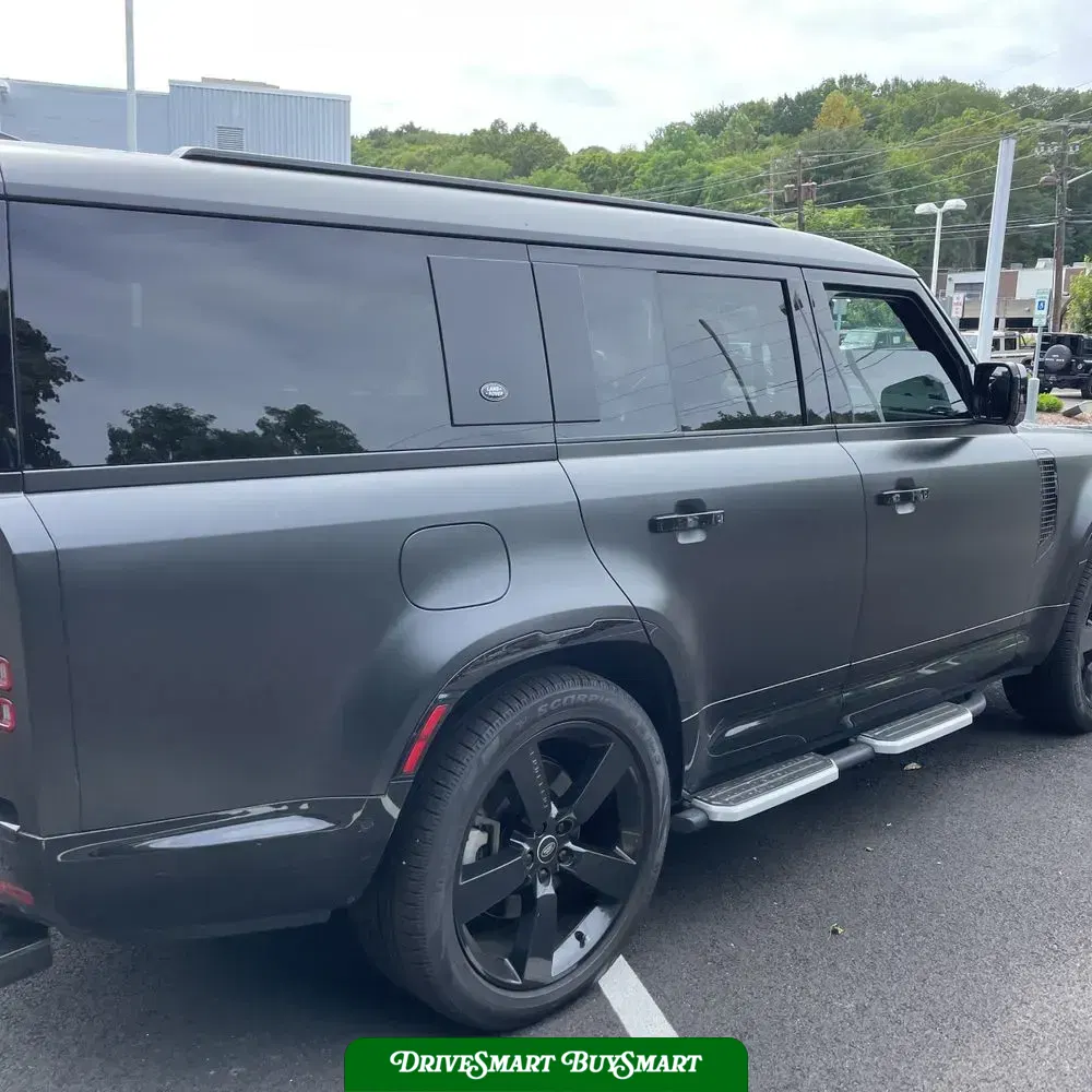 2024 Land Rover Defender 130 X-Dyn SE P400
