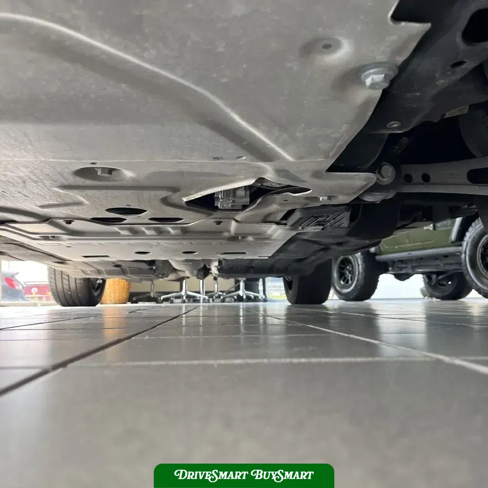 2023 Land Rover Defender 130 X-Dynamic SE