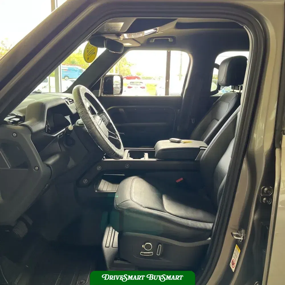 2023 Land Rover Defender 130 X-Dynamic SE