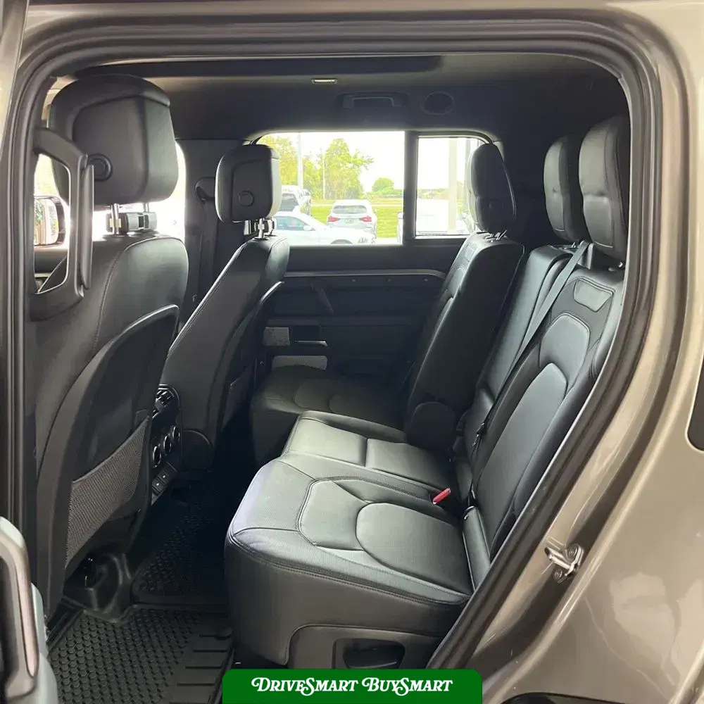 2023 Land Rover Defender 130 X-Dynamic SE