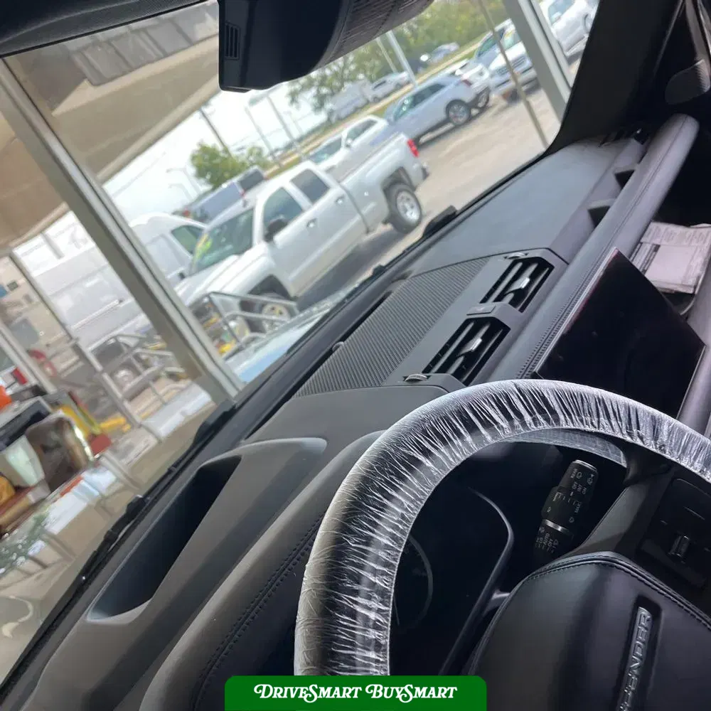 2023 Land Rover Defender 130 X-Dynamic SE
