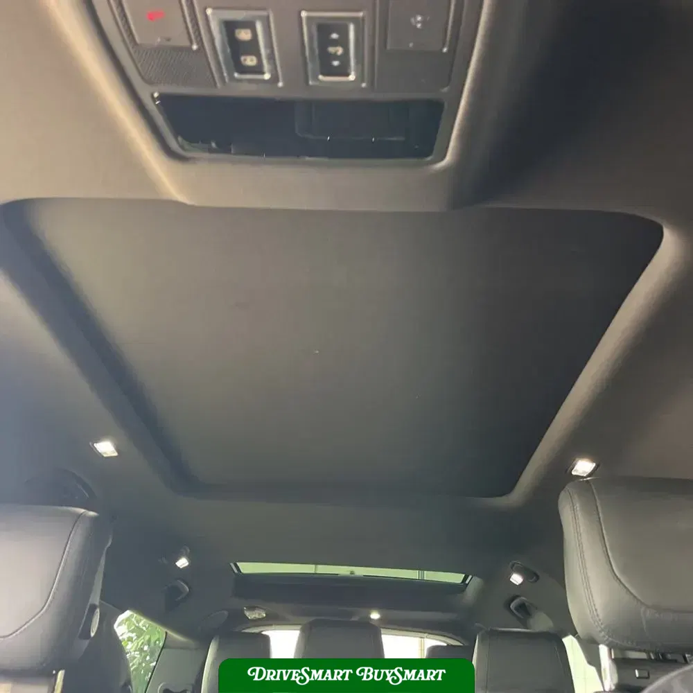 2023 Land Rover Defender 130 X-Dynamic SE