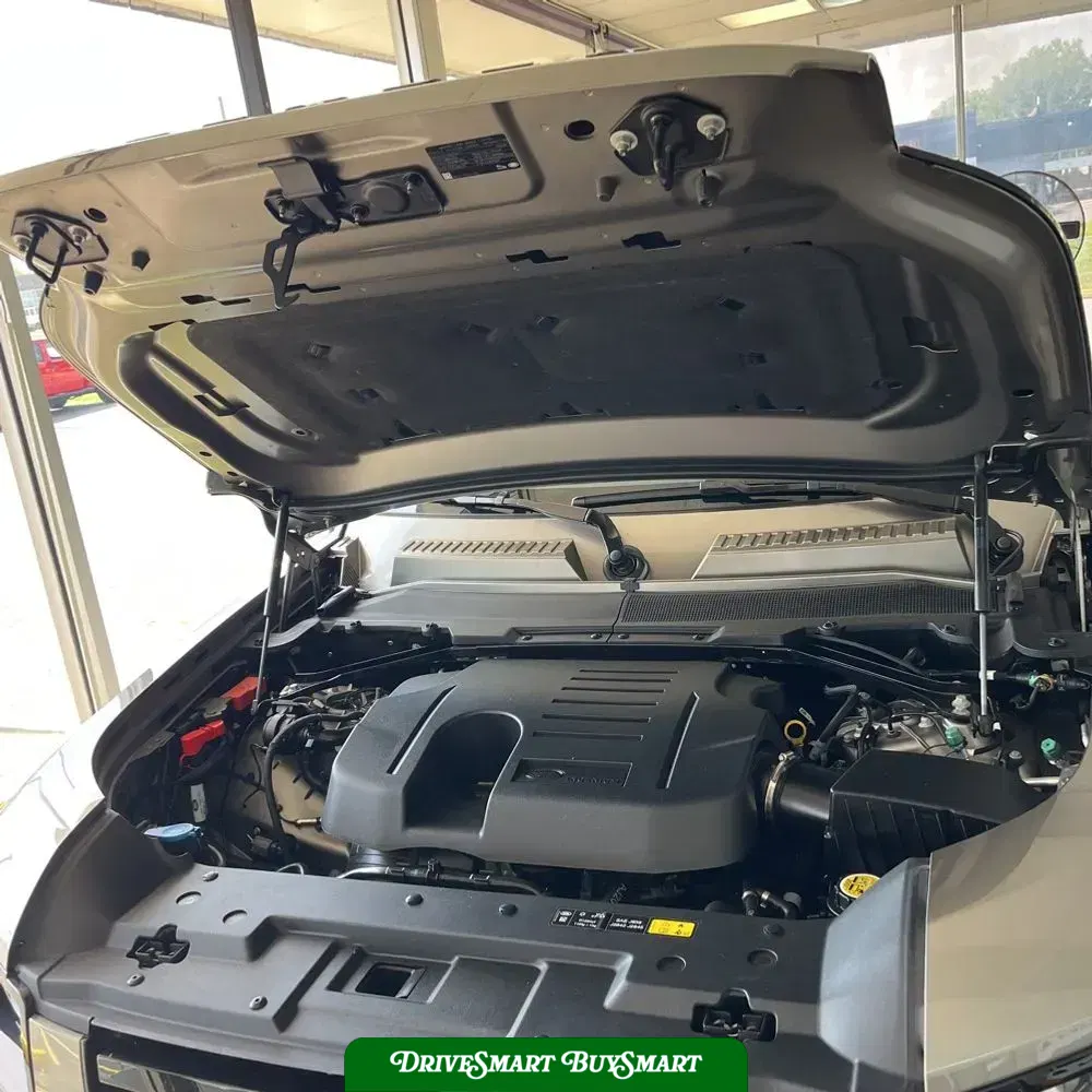 2023 Land Rover Defender 130 X-Dynamic SE