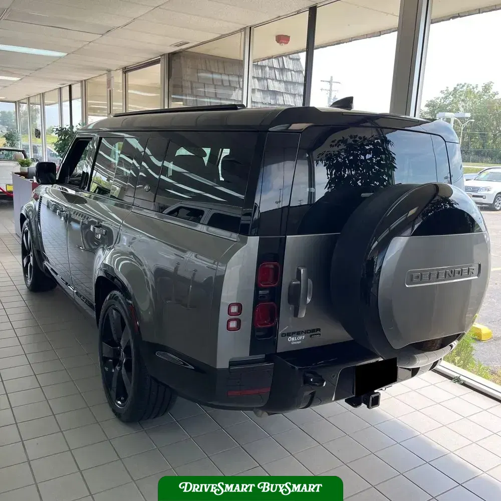 2023 Land Rover Defender 130 X-Dynamic SE