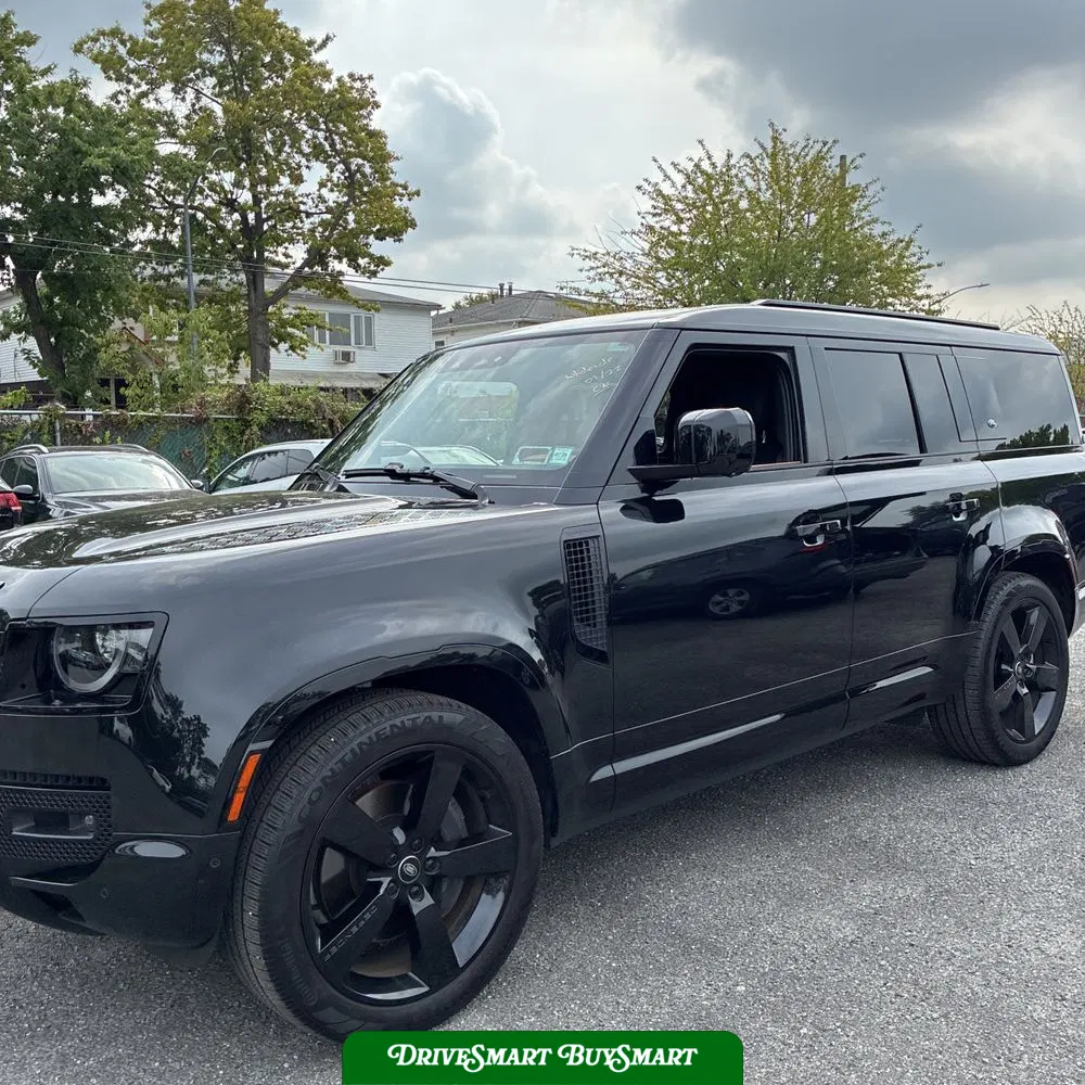 2023 Land Rover Defender 130 X-Dynamic SE