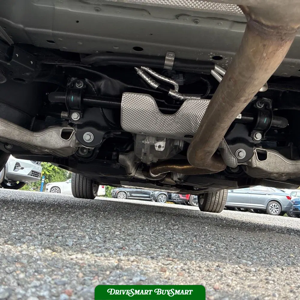 2023 Land Rover Defender 130 X-Dynamic SE