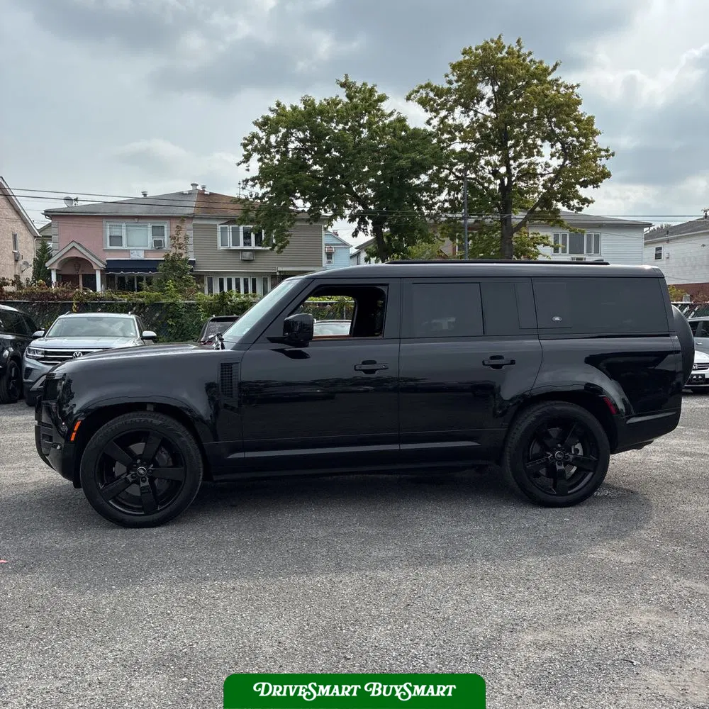 2023 Land Rover Defender 130 X-Dynamic SE
