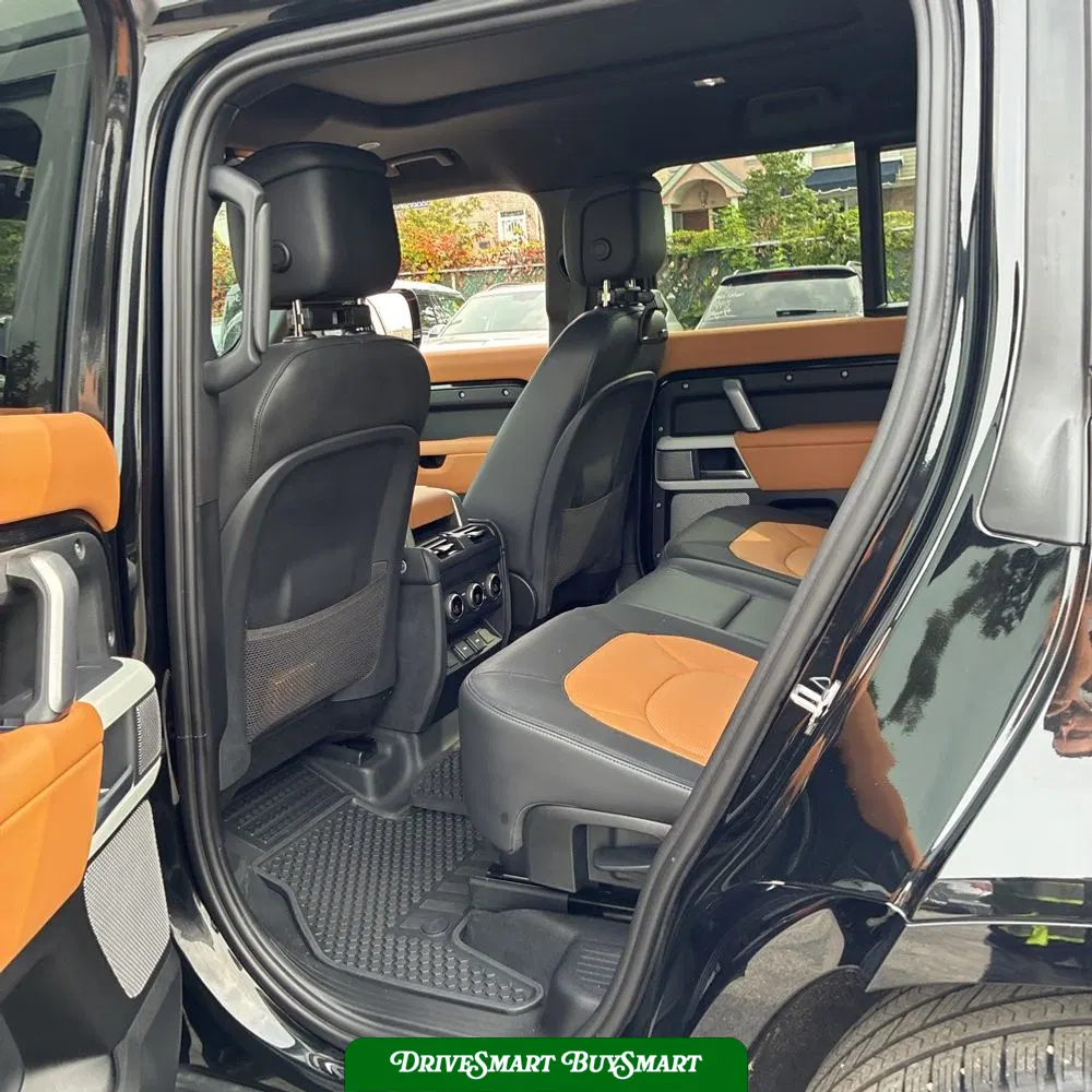 2023 Land Rover Defender 130 X-Dynamic SE