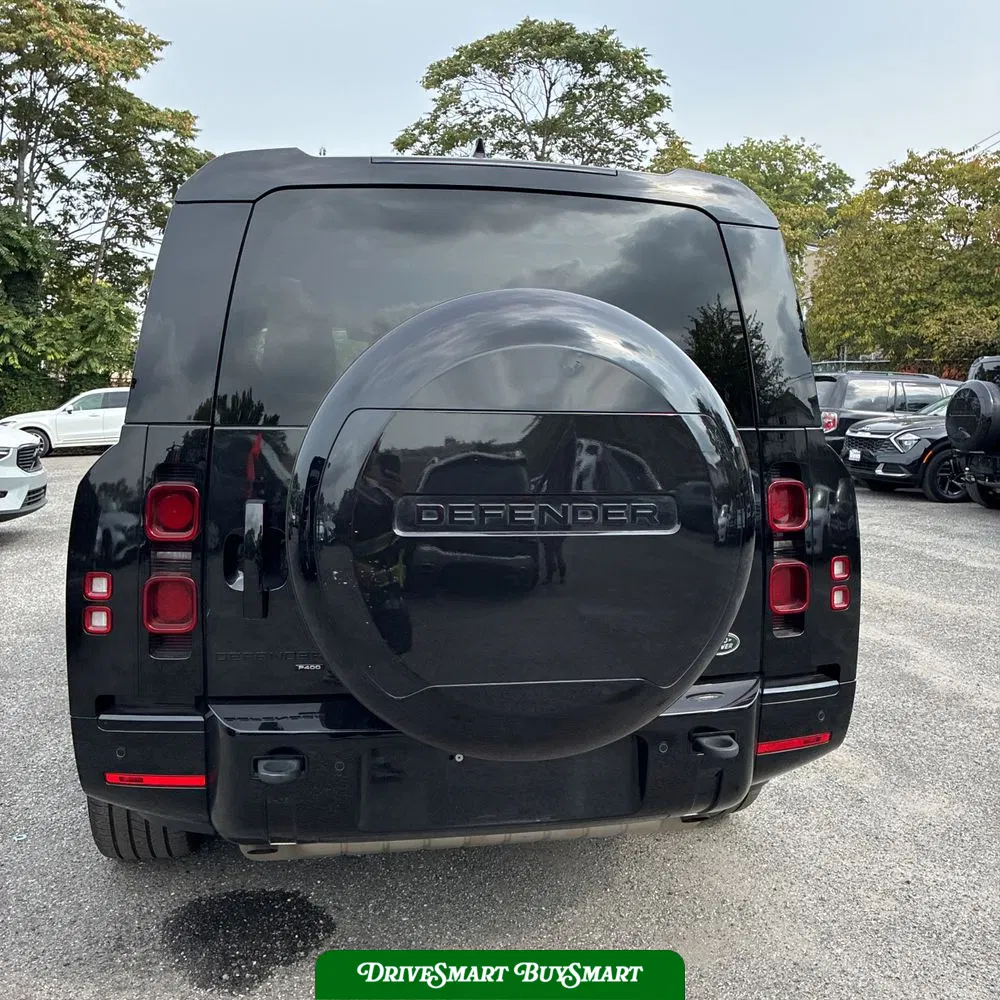 2023 Land Rover Defender 130 X-Dynamic SE