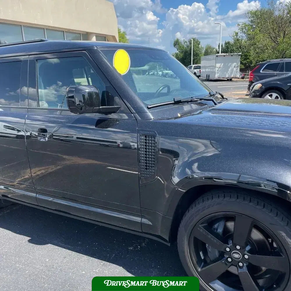 2024 Land Rover Defender 130 P400 X-Dynamic SE