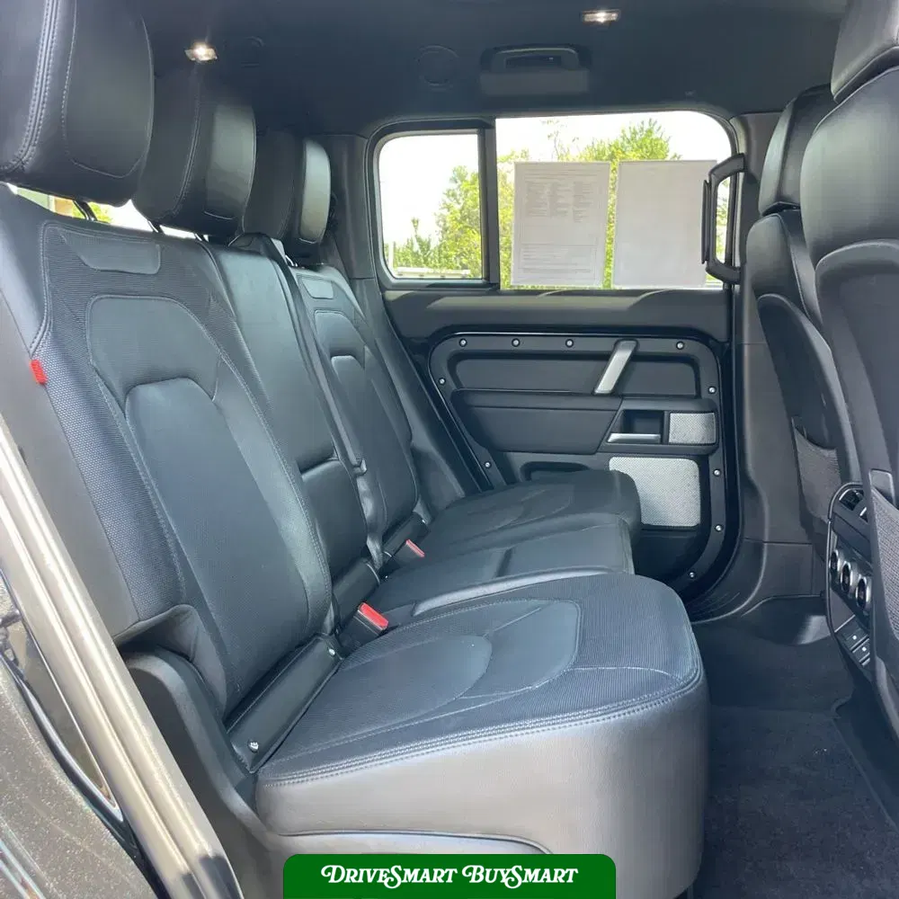 2024 Land Rover Defender 130 P400 X-Dynamic SE