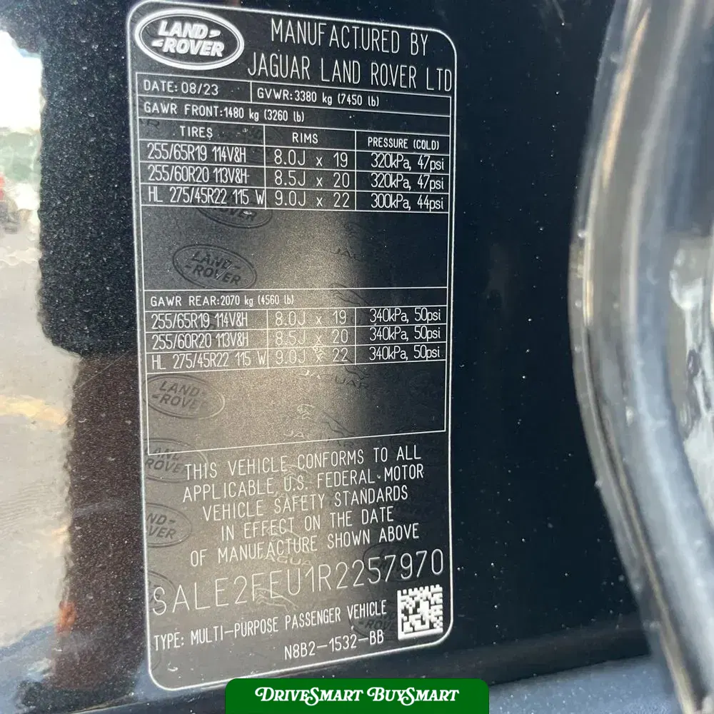2024 Land Rover Defender 130 P400 X-Dynamic SE