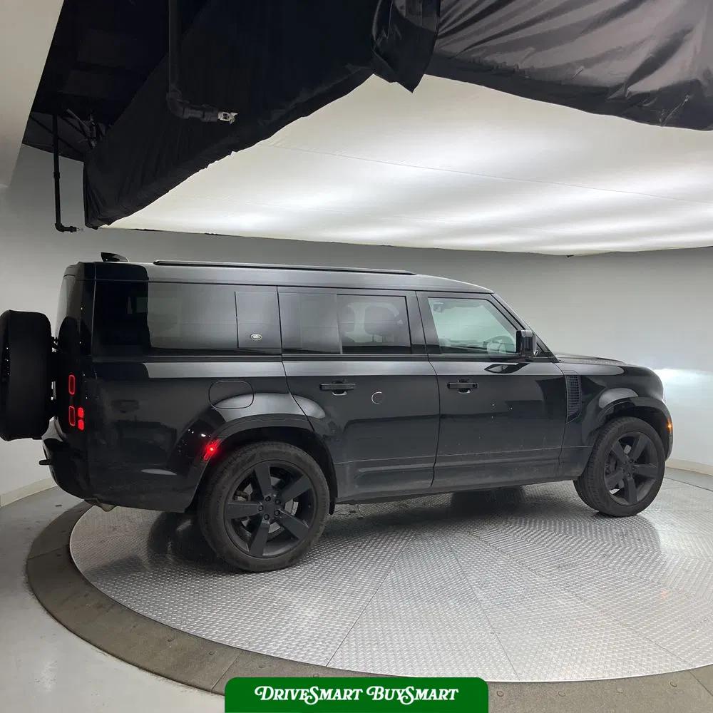 2024 Land Rover Defender 130 P400 X-Dynamic SE
