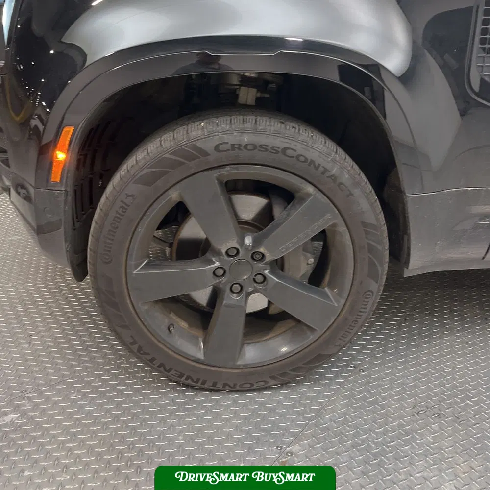 2024 Land Rover Defender 130 P400 X-Dynamic SE