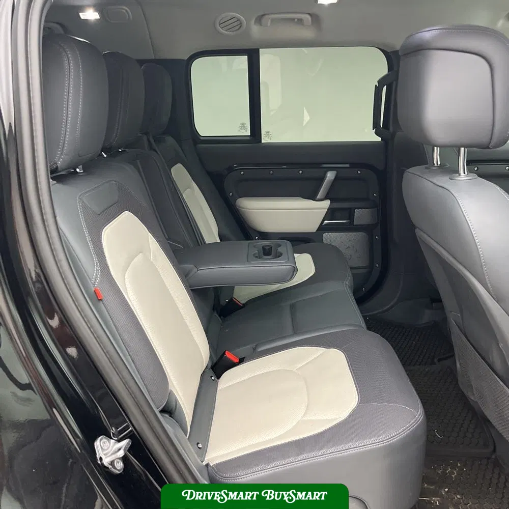 2024 Land Rover Defender 130 P400 X-Dynamic SE