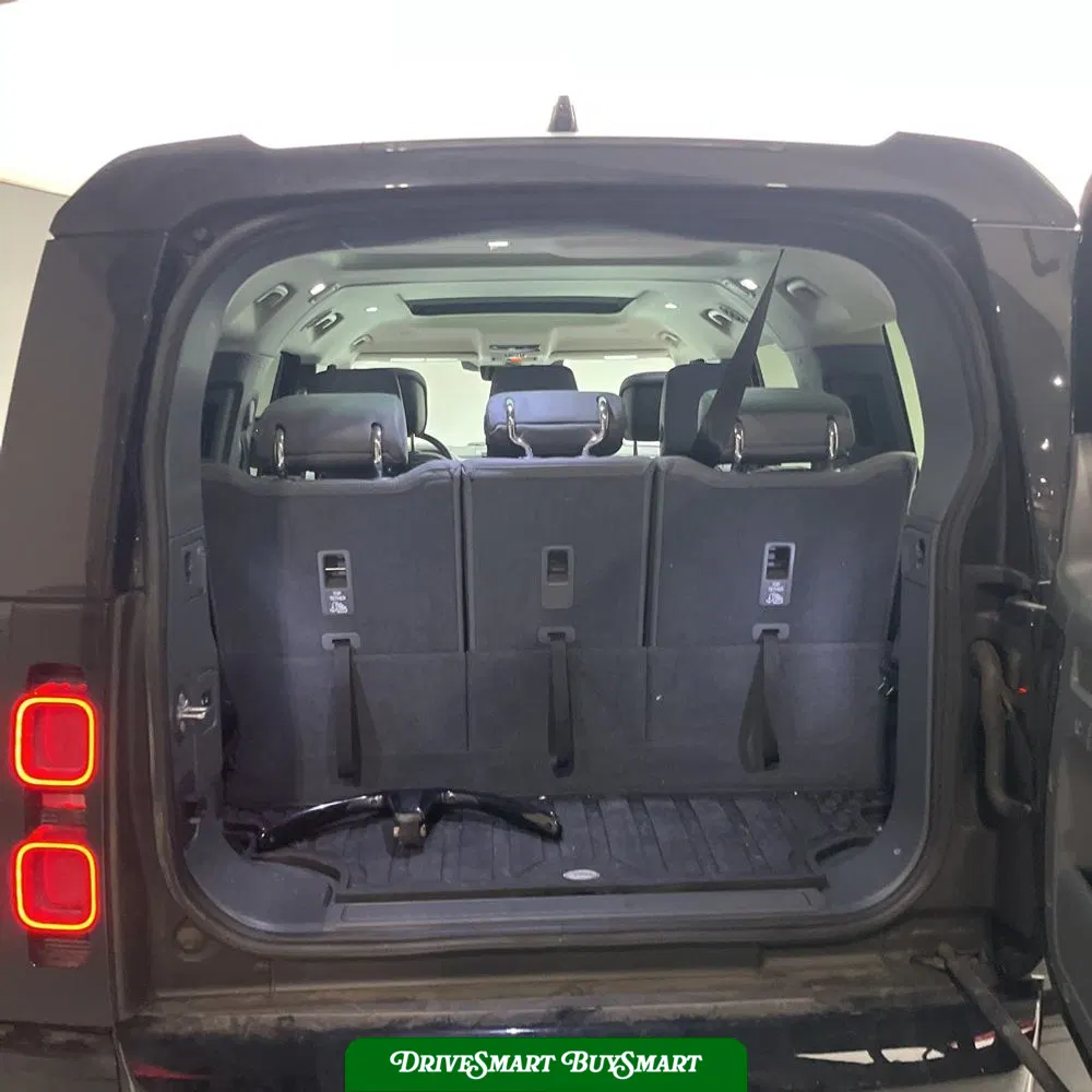 2024 Land Rover Defender 130 P400 X-Dynamic SE