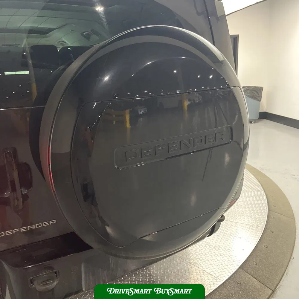 2024 Land Rover Defender 130 P400 X-Dynamic SE