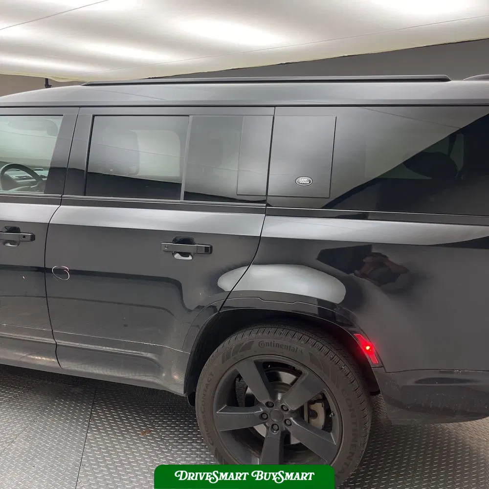2024 Land Rover Defender 130 P400 X-Dynamic SE