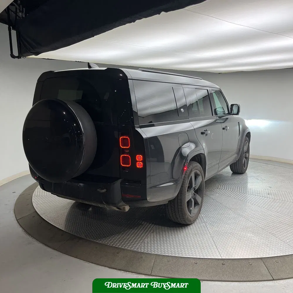2024 Land Rover Defender 130 P400 X-Dynamic SE