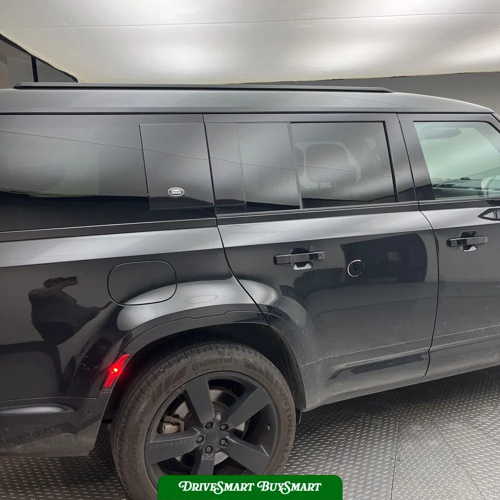 2024 Land Rover Defender 130 P400 X-Dynamic SE