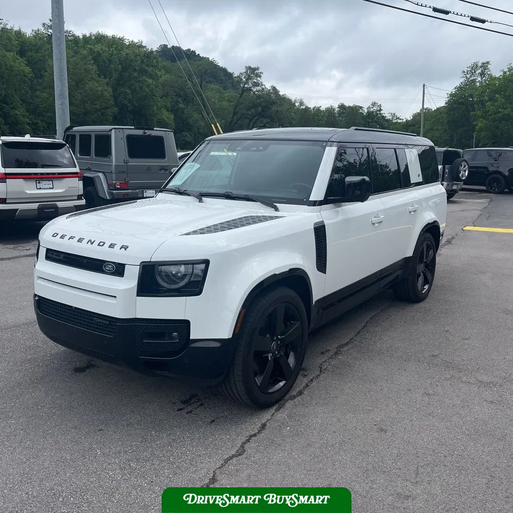 2023 Land Rover Defender 130 X-Dynamic SE