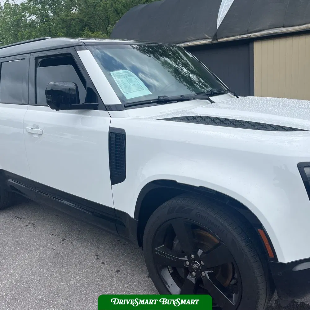 2023 Land Rover Defender 130 X-Dynamic SE