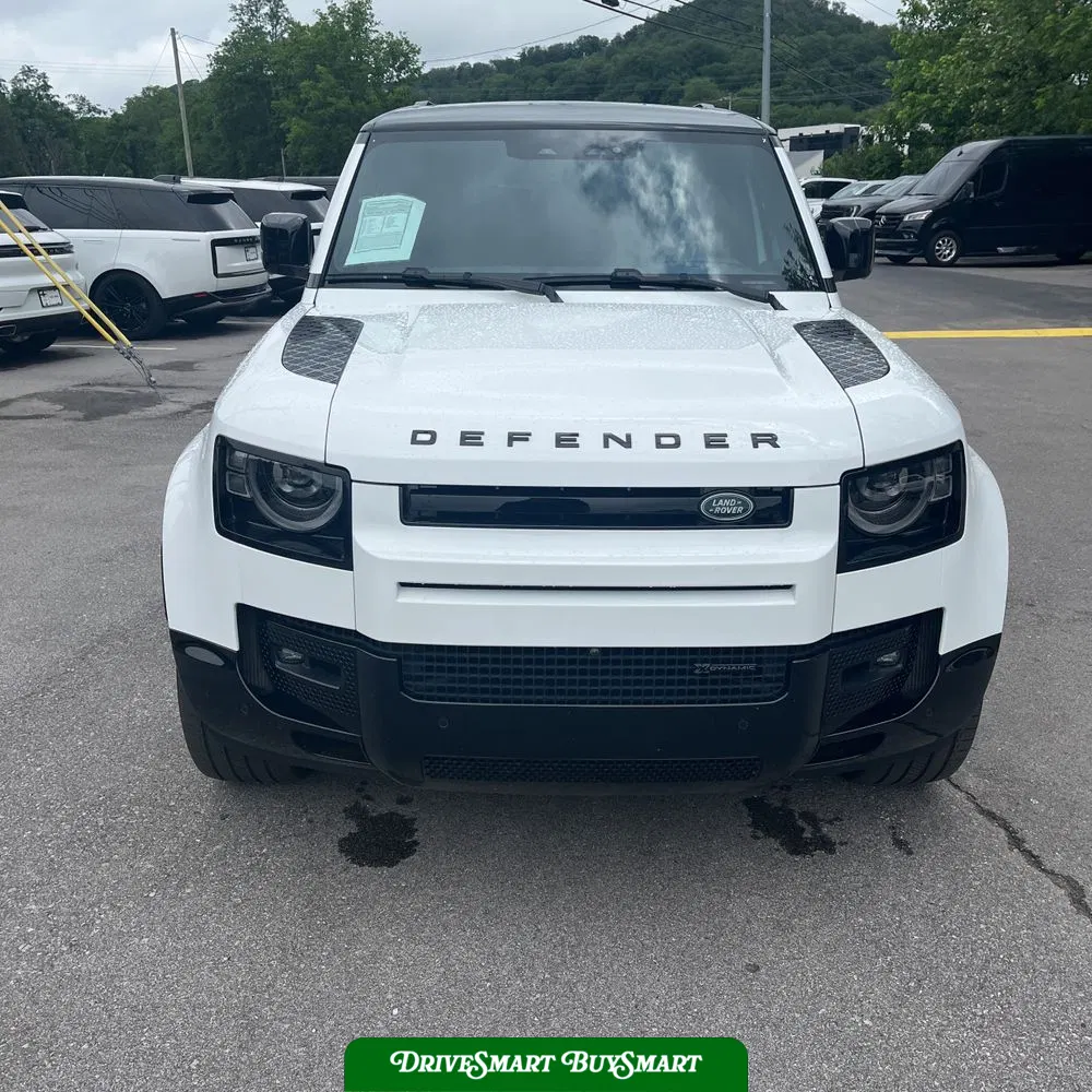 2023 Land Rover Defender 130 X-Dynamic SE