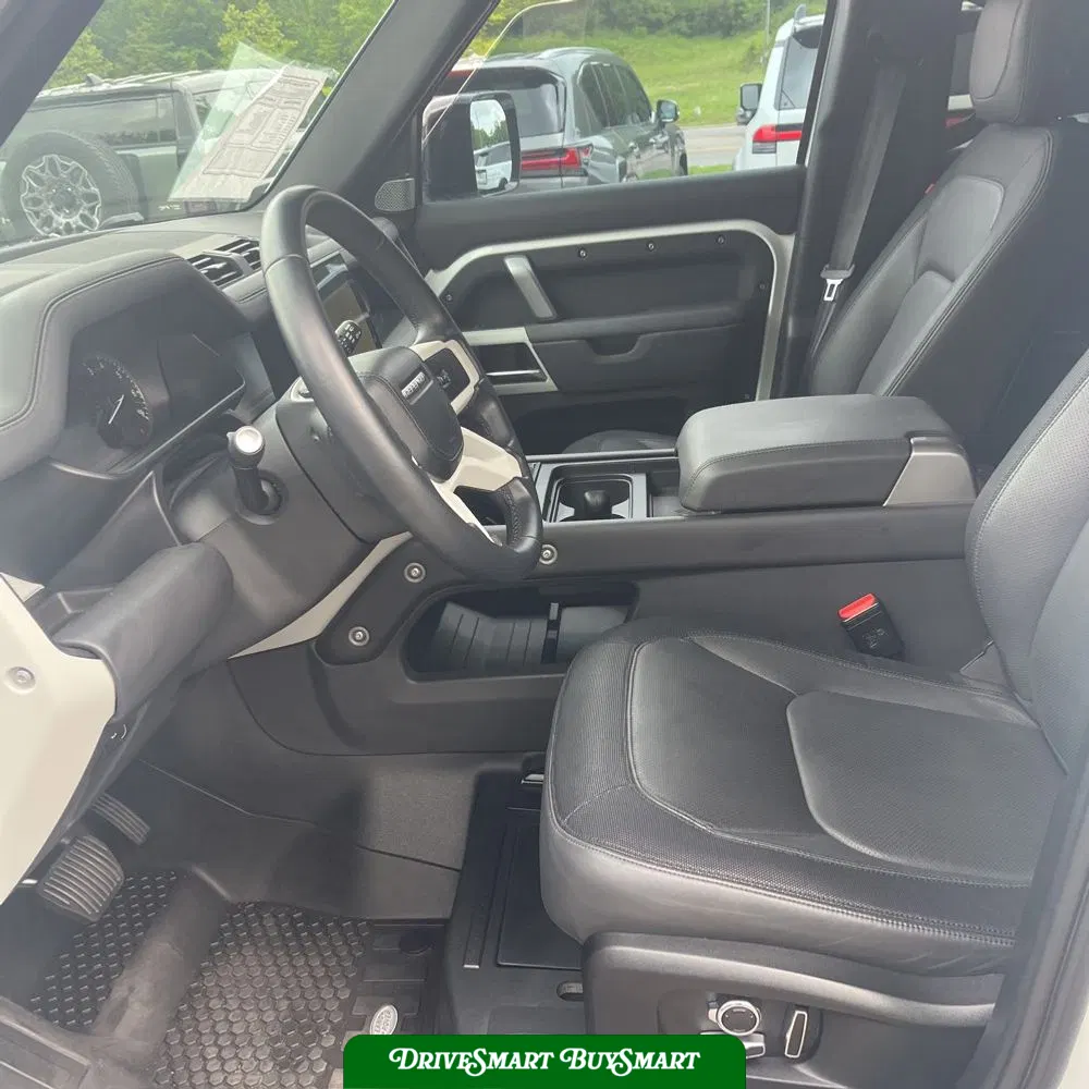 2023 Land Rover Defender 130 X-Dynamic SE