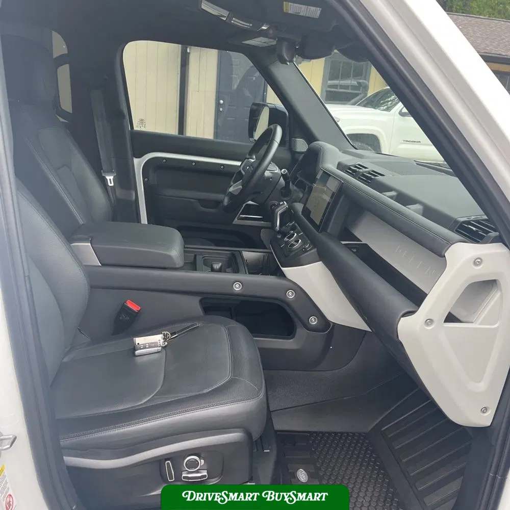 2023 Land Rover Defender 130 X-Dynamic SE