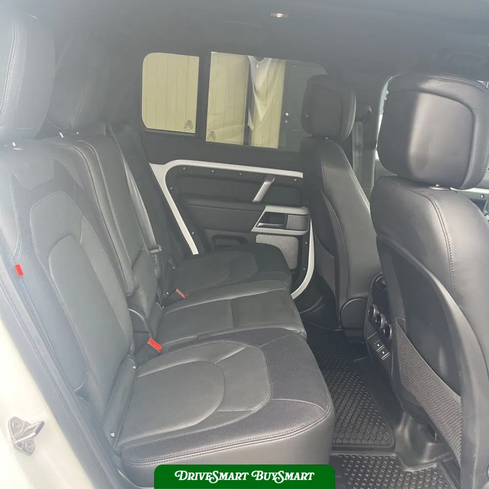 2023 Land Rover Defender 130 X-Dynamic SE