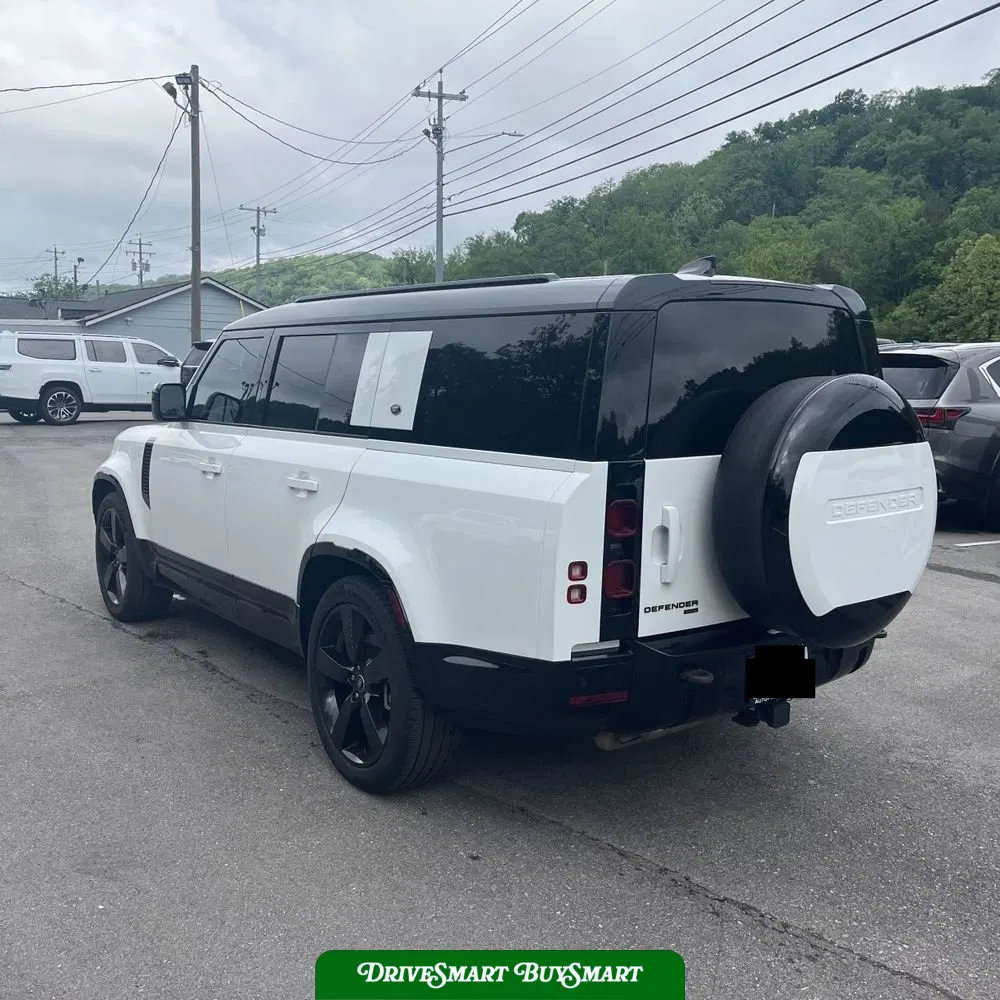 2023 Land Rover Defender 130 X-Dynamic SE