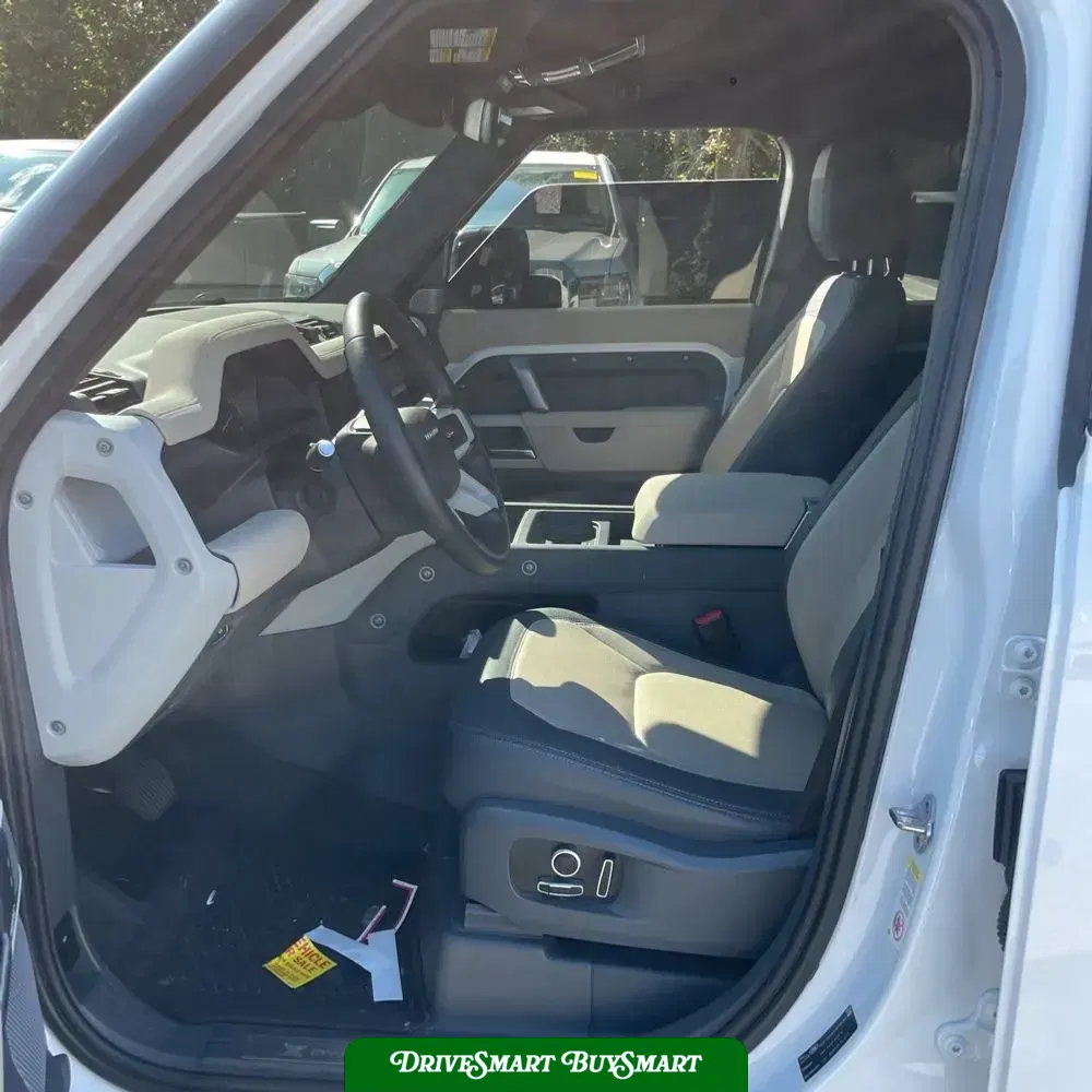 2023 Land Rover Defender 130 X-Dynamic SE