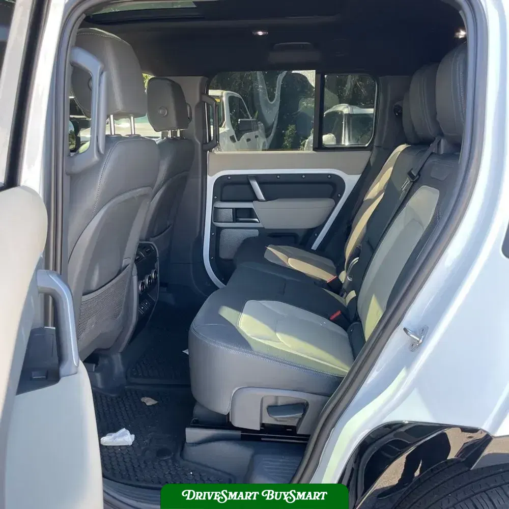 2023 Land Rover Defender 130 X-Dynamic SE