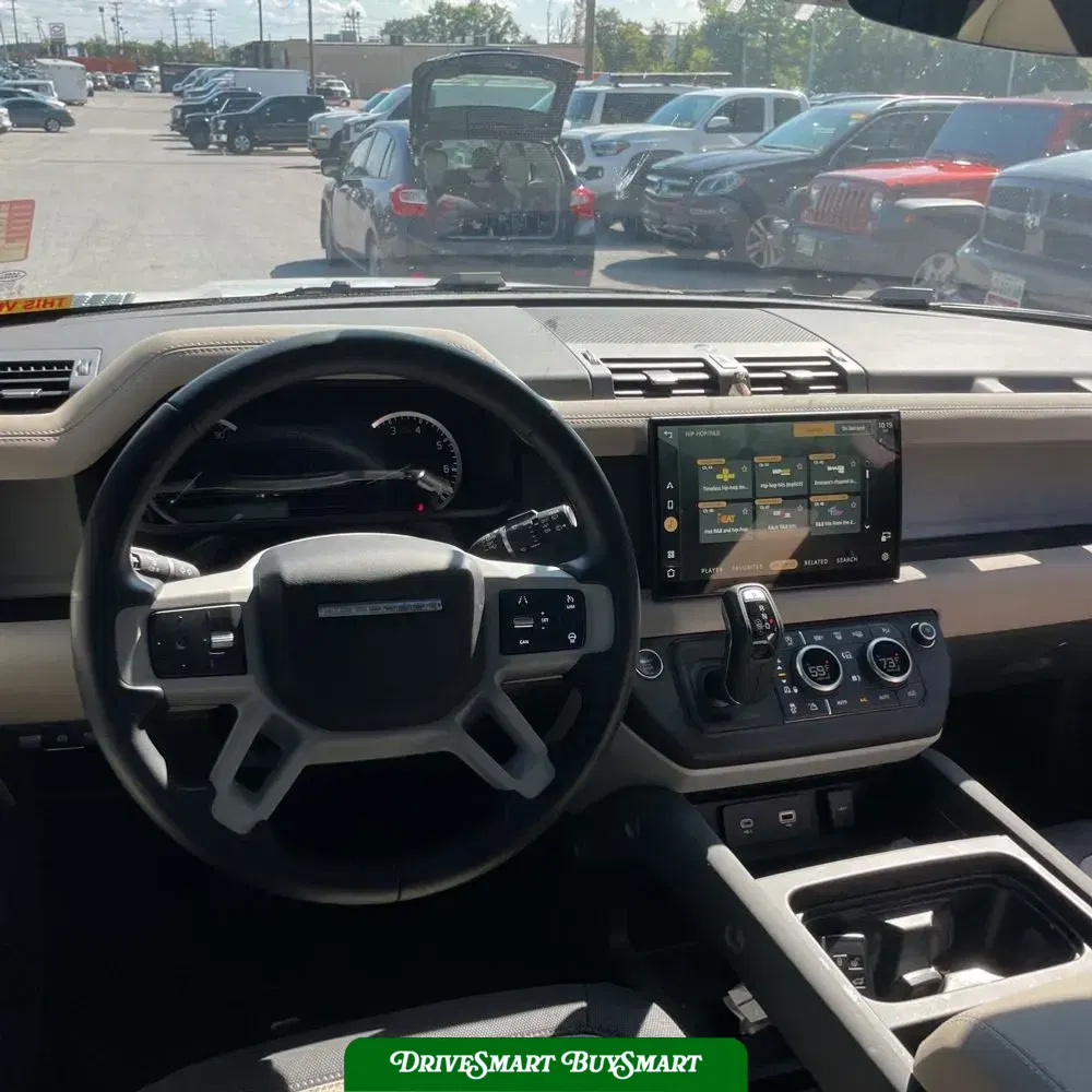2023 Land Rover Defender 130 X-Dynamic SE