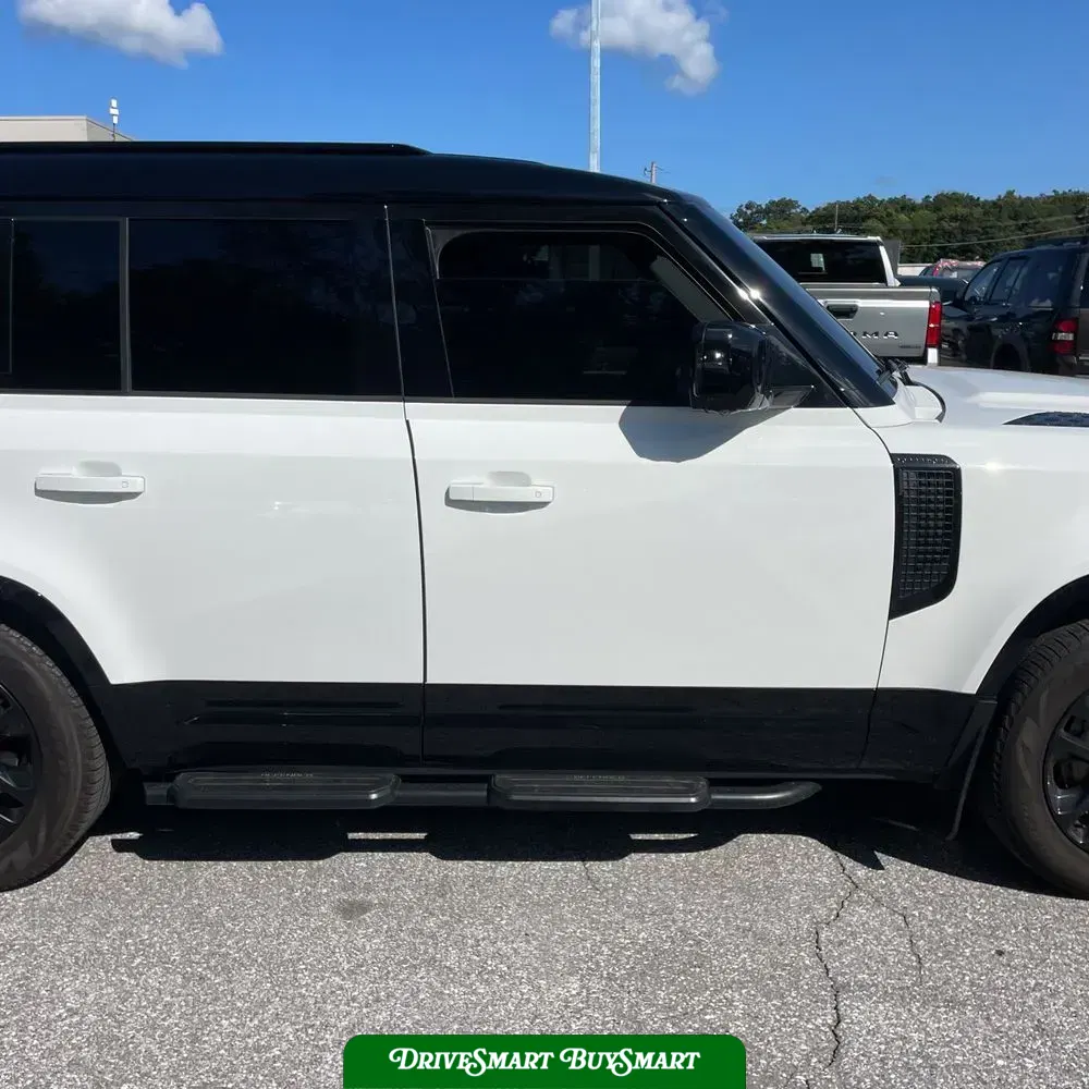 2023 Land Rover Defender 130 X-Dynamic SE