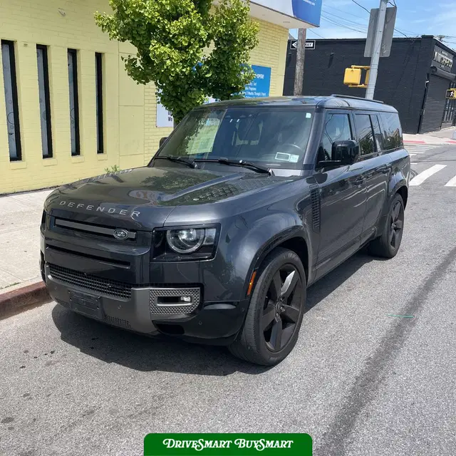 2023 Land Rover Defender 130 X-Dynamic SE