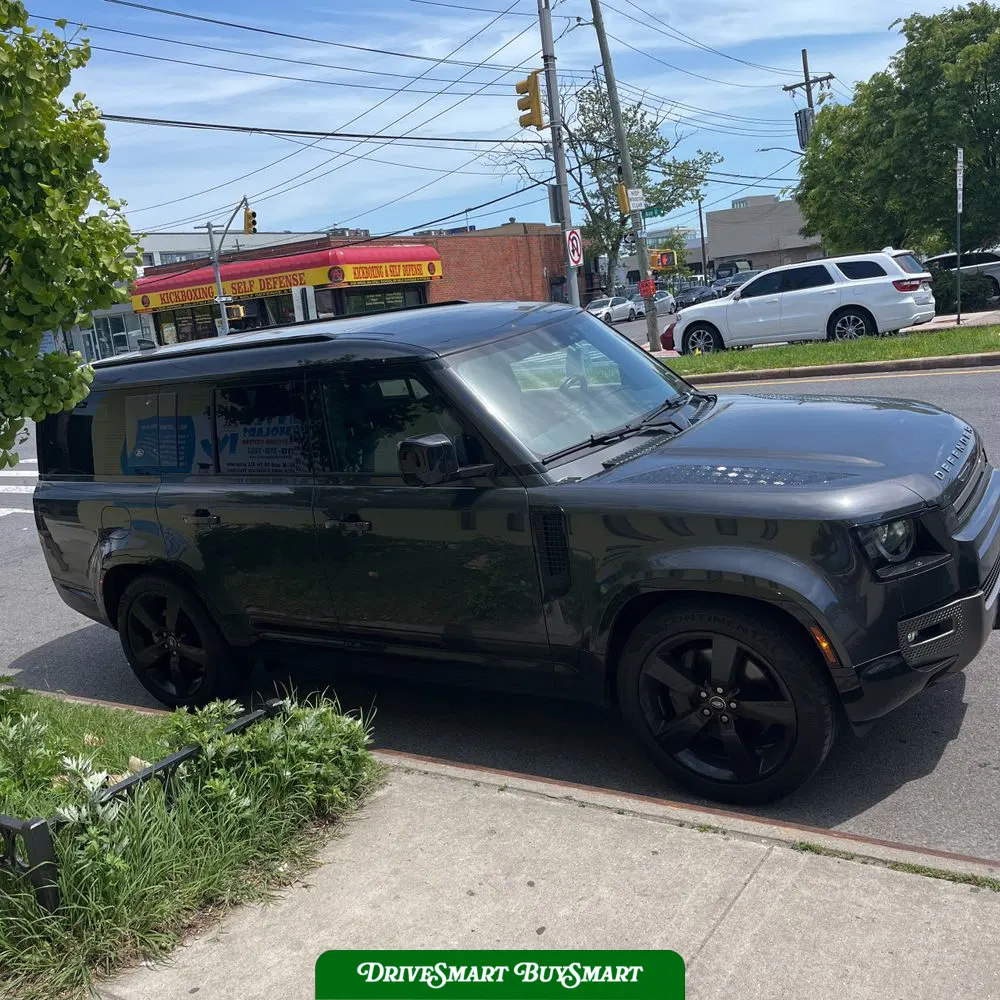 2023 Land Rover Defender 130 X-Dynamic SE