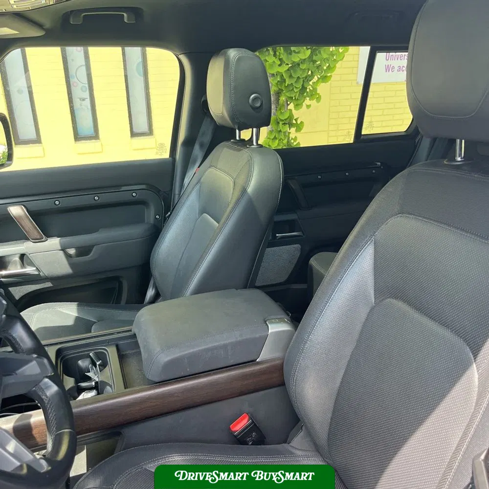2023 Land Rover Defender 130 X-Dynamic SE