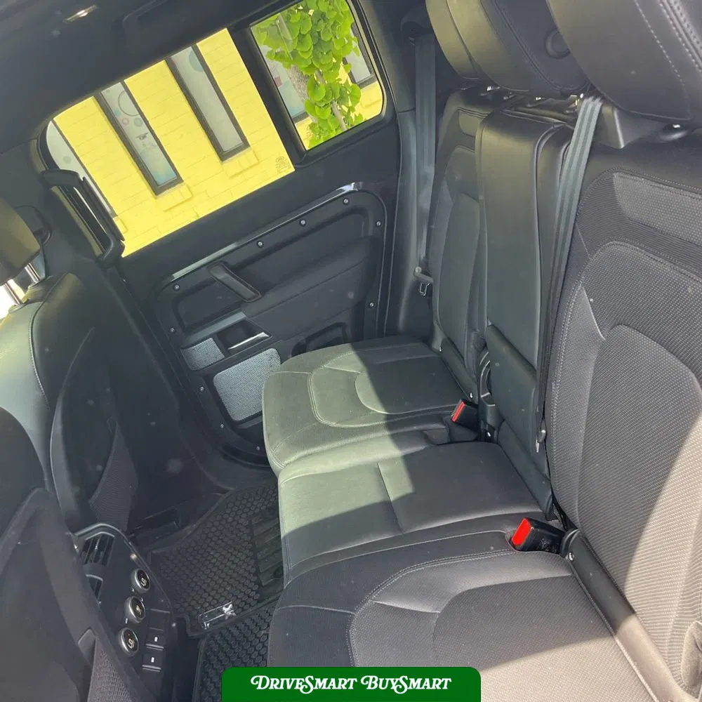 2023 Land Rover Defender 130 X-Dynamic SE
