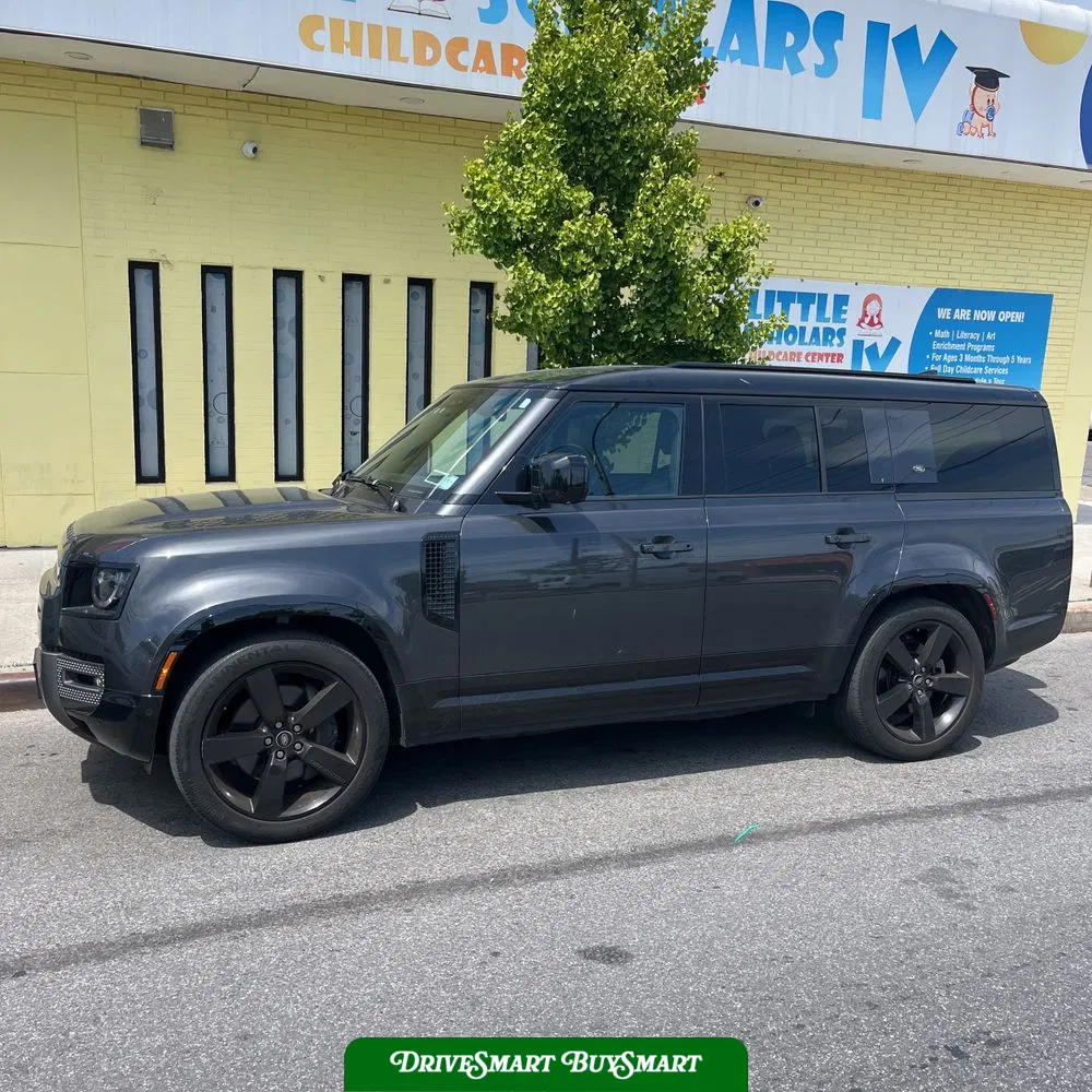 2023 Land Rover Defender 130 X-Dynamic SE