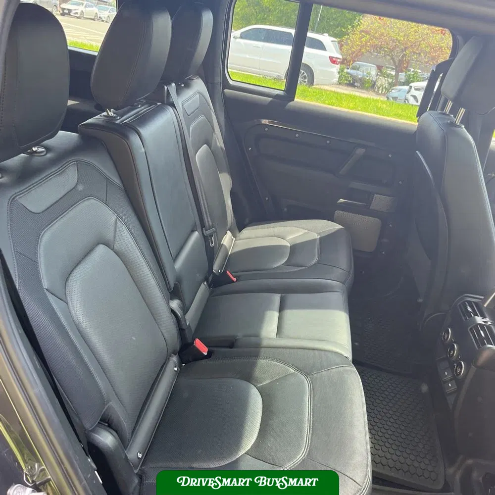 2023 Land Rover Defender 130 X-Dynamic SE