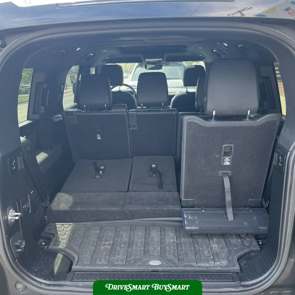 2023 Land Rover Defender 130 X-Dynamic SE