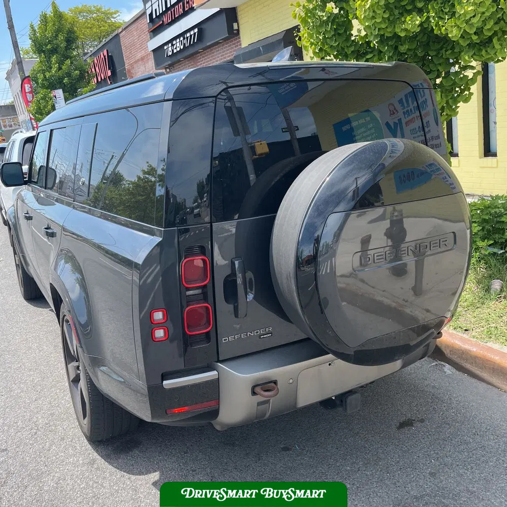 2023 Land Rover Defender 130 X-Dynamic SE